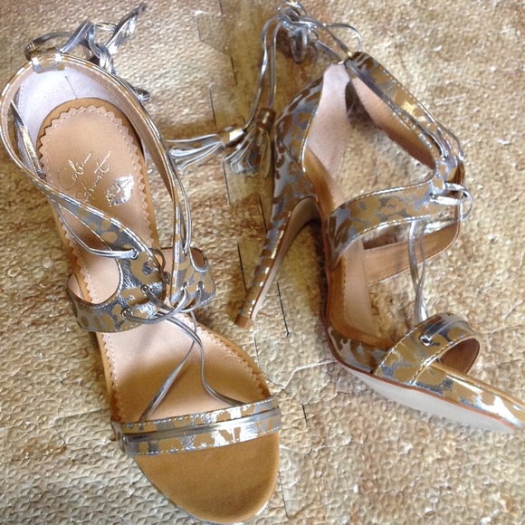 Gorgeous VS Colin Stuart string up heels - Picture 4 of 8